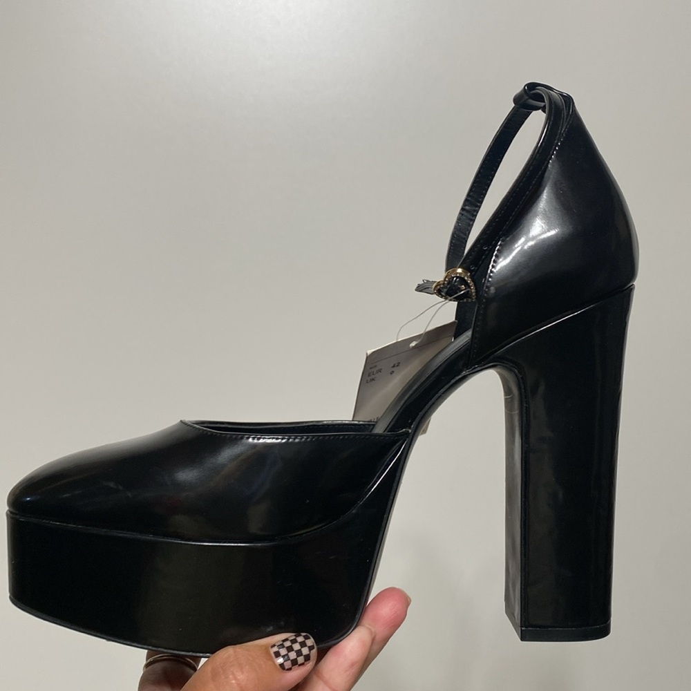 H&M Platform Heels - Picture 3 of 17